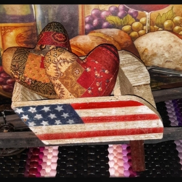 Other - ♥️OLD PATRIOTIC WHEELBARROW W/  HEARTS♥️